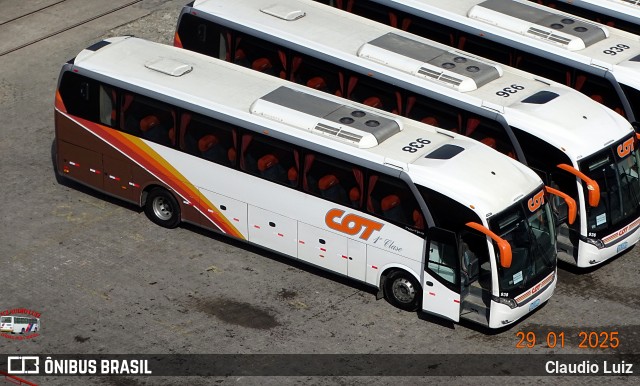 COT - Companhia Oriental de Transportes 938 na cidade de Montevideo, Montevideo, Uruguai, por Claudio Luiz. Número da foto: #12819062.