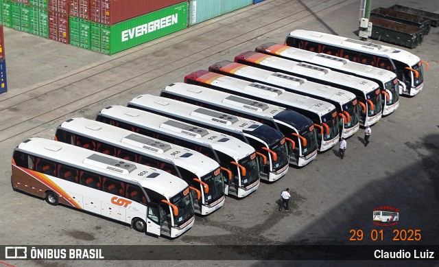 COT - Companhia Oriental de Transportes 938 na cidade de Montevideo, Montevideo, Uruguai, por Claudio Luiz. Número da foto: #12819060.