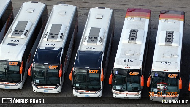 COT - Companhia Oriental de Transportes 937 na cidade de Montevideo, Montevideo, Uruguai, por Claudio Luiz. Número da foto: #12819026.