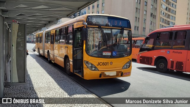 Expresso Azul JC601 na cidade de Curitiba, Paraná, Brasil, por Marcos Donizete Silva Junior. Número da foto: #12817501.