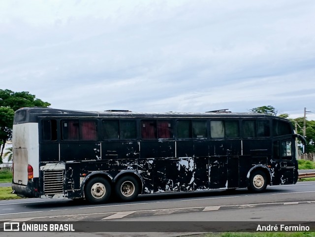 Ônibus Particulares 2156 na cidade de Araras, São Paulo, Brasil, por André Fermino . Número da foto: #12819264.