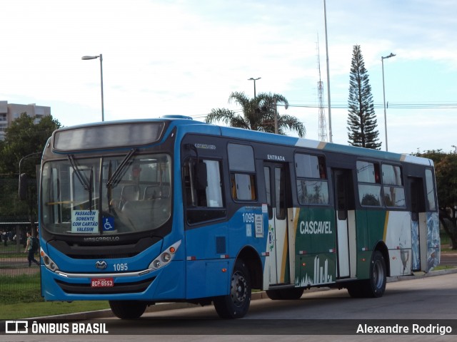 Pioneira Transportes 1095 na cidade de Cascavel, Paraná, Brasil, por Alexandre Rodrigo. Número da foto: #12821244.