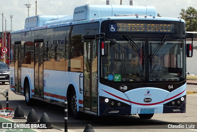 CUTCSA - Companhia Uruguaia de Transporte Coletivo 64 na cidade de Montevideo, Montevideo, Uruguai, por Claudio Luiz. Número da foto: #12822272.