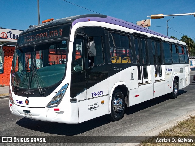 Macrobús TR-051 na cidade de Tlaquepaque, Jalisco, México, por Adrian O. Galvan. Número da foto: #12820984.