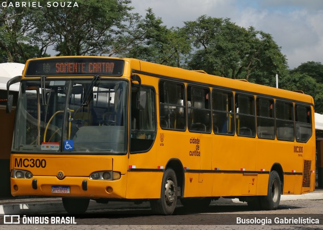Auto Viação Mercês MC300 na cidade de Curitiba, Paraná, Brasil, por Busologia Gabrielística. Número da foto: #12820492.