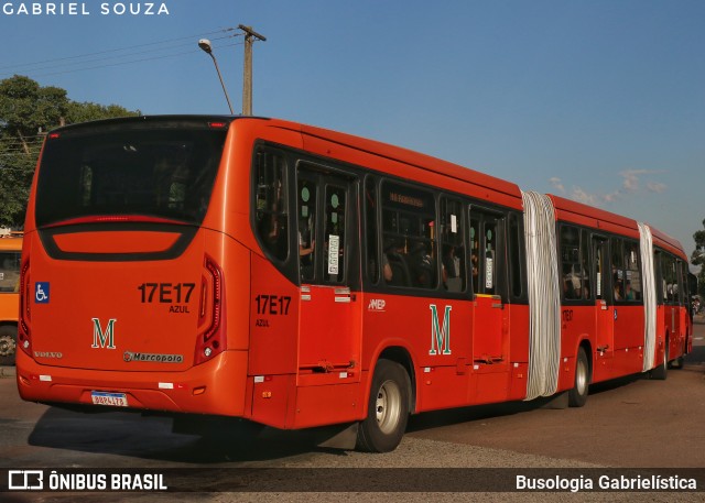 Expresso Azul 17E17 na cidade de Curitiba, Paraná, Brasil, por Busologia Gabrielística. Número da foto: #12820514.