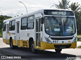 Empresa Metropolitana 457 na cidade de Recife, Pernambuco, Brasil, por Rafa Fernandes. Número da foto: #12822573.