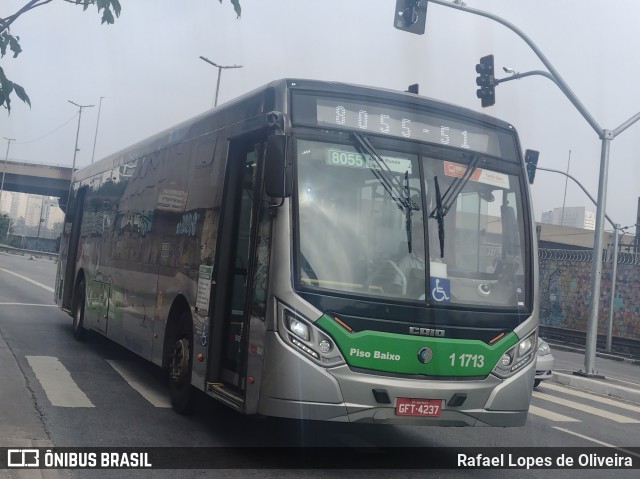 Viação Santa Brígida 1 1713 na cidade de São Paulo, São Paulo, Brasil, por Rafael Lopes de Oliveira. Número da foto: #12824999.
