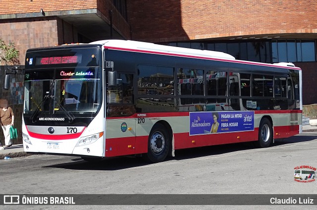 COETC - Cooperativa de Obreros y Empleados del Transporte Coletivo 170 na cidade de Montevideo, Montevideo, Uruguai, por Claudio Luiz. Número da foto: #12826833.