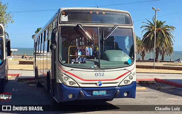 CUTCSA - Companhia Uruguaia de Transporte Coletivo 052 na cidade de Montevideo, Montevideo, Uruguai, por Claudio Luiz. Número da foto: #12826749.