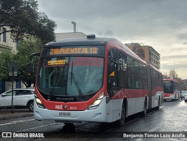 Subus 9718 na cidade de Santiago, Santiago, Metropolitana de Santiago, Chile, por Benjamín Tomás Lazo Acuña. Número da foto: #12785881.