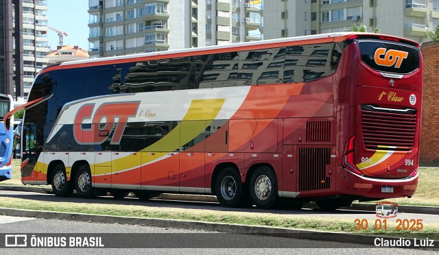 COT - Companhia Oriental de Transportes 994 na cidade de Punta del Este, Maldonado, Uruguai, por Claudio Luiz. Número da foto: #12829452.