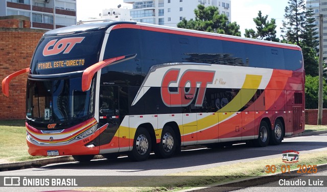 COT - Companhia Oriental de Transportes 994 na cidade de Punta del Este, Maldonado, Uruguai, por Claudio Luiz. Número da foto: #12829483.
