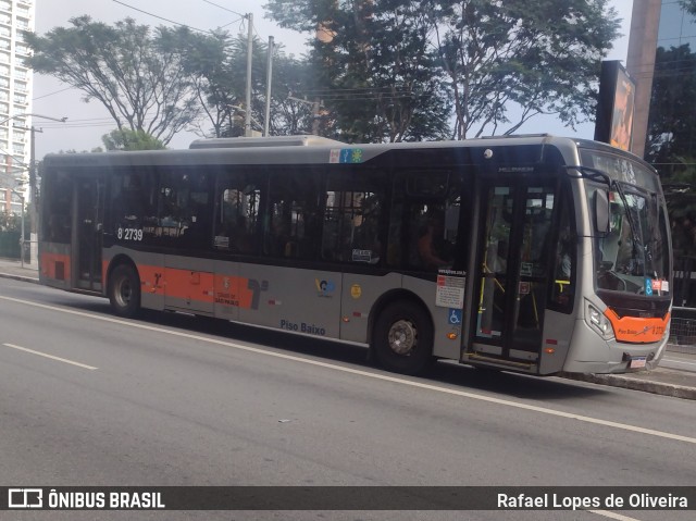 Viação Gato Preto 8 2739 na cidade de São Paulo, São Paulo, Brasil, por Rafael Lopes de Oliveira. Número da foto: #12827621.