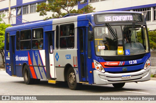 Viação Sul Fluminense 1238 na cidade de Volta Redonda, Rio de Janeiro, Brasil, por Paulo Henrique Pereira Borges. Número da foto: #12828558.