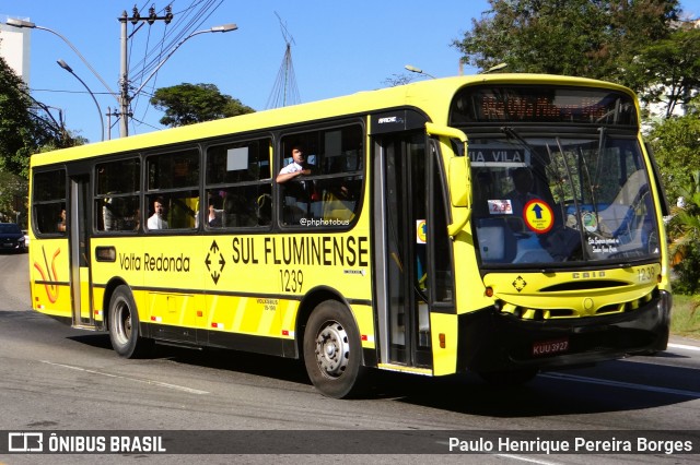 Viação Sul Fluminense 1239 na cidade de Volta Redonda, Rio de Janeiro, Brasil, por Paulo Henrique Pereira Borges. Número da foto: #12828559.