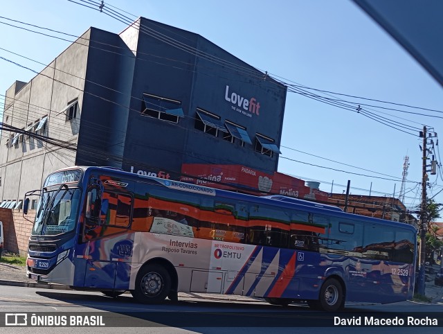 Auto Viação Bragança Metropolitana > Viação Raposo Tavares 12.2529 na cidade de Cotia, São Paulo, Brasil, por David Macedo Rocha. Número da foto: #12830417.