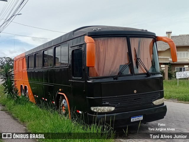 Ônibus Particulares 213 na cidade de Pelotas, Rio Grande do Sul, Brasil, por Toni Alves Junior. Número da foto: #12830241.