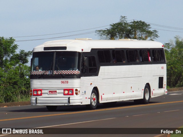 Ônibus Particulares 6458 na cidade de Matelândia, Paraná, Brasil, por Felipe  Dn. Número da foto: #12831903.