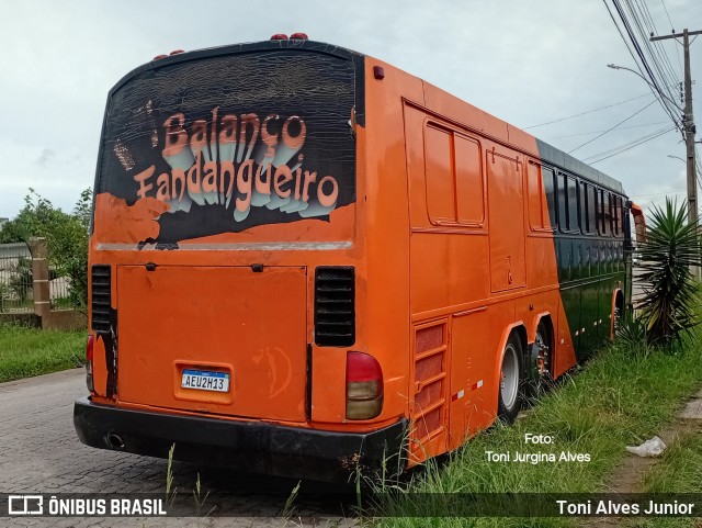 Ônibus Particulares 213 na cidade de Pelotas, Rio Grande do Sul, Brasil, por Toni Alves Junior. Número da foto: #12830245.