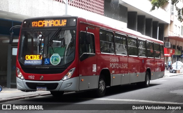 Trevo Transportes Coletivos 1192 na cidade de Porto Alegre, Rio Grande do Sul, Brasil, por David Verissimo Jsauro. Número da foto: #12830049.