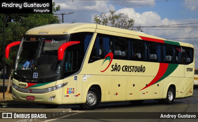 Empresa São Cristóvão 1700 na cidade de Patrocínio, Minas Gerais, Brasil, por Andrey Gustavo. Número da foto: #12832839.