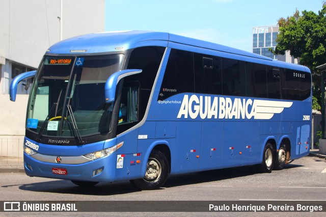 Viação Águia Branca 25880 na cidade de Rio de Janeiro, Rio de Janeiro, Brasil, por Paulo Henrique Pereira Borges. Número da foto: #12833462.