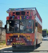 Ônibus Particulares 16 na cidade de Quixadá, Ceará, Brasil, por Jonathan Nunes. Número da foto: #12832318.