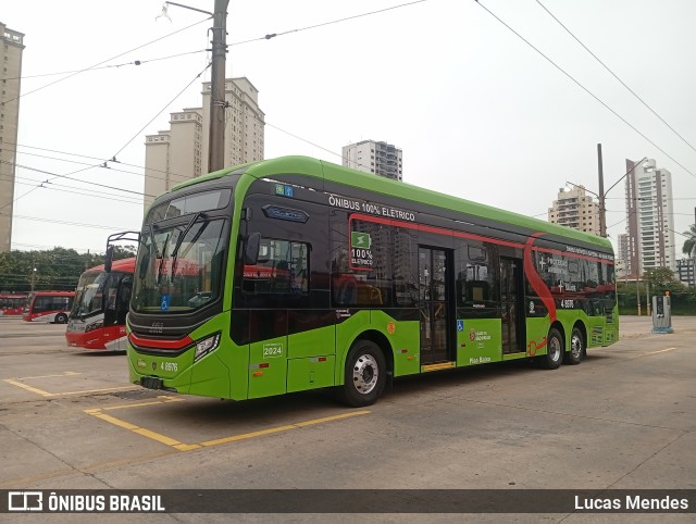 Express Transportes Urbanos Ltda 4 8976 na cidade de São Paulo, São Paulo, Brasil, por Lucas Mendes. Número da foto: #12836584.