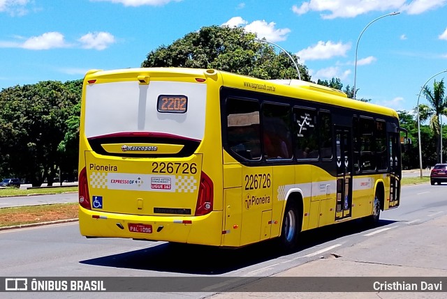 Viação Pioneira 226726 na cidade de Brasília, Distrito Federal, Brasil, por Cristhian Davi. Número da foto: #12834756.