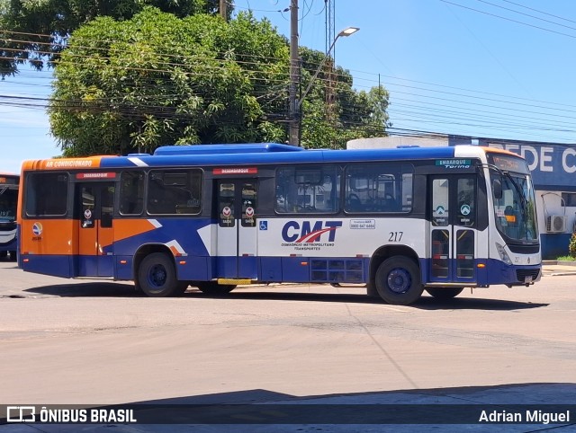 CMT - Consórcio Metropolitano Transportes 217 na cidade de Várzea Grande, Mato Grosso, Brasil, por Adrian Miguel. Número da foto: #12837142.