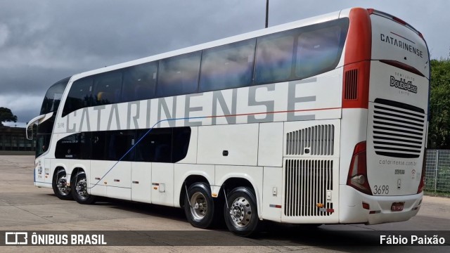 Auto Viação Catarinense 3698 na cidade de Curitiba, Paraná, Brasil, por Fábio Paixão. Número da foto: #12839452.