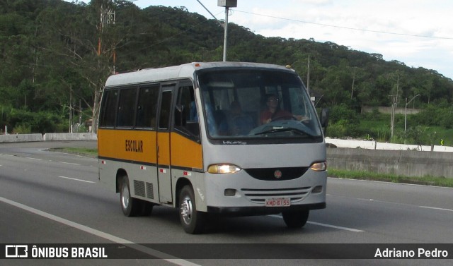 Ônibus Particulares KMO6155 na cidade de Petrópolis, Rio de Janeiro, Brasil, por Adriano Pedro. Número da foto: #12839370.