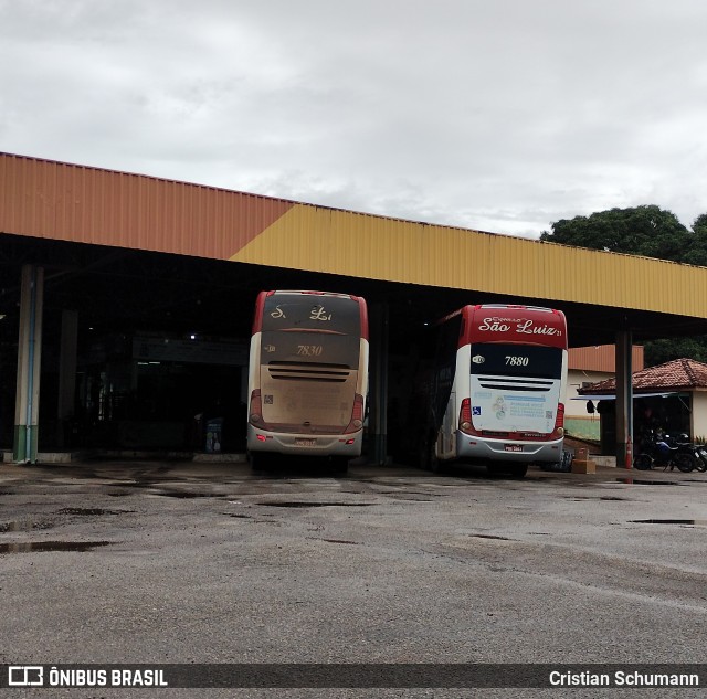 Expresso São Luiz 7830 na cidade de Alta Floresta, Mato Grosso, Brasil, por Cristian Schumann. Número da foto: #12837031.