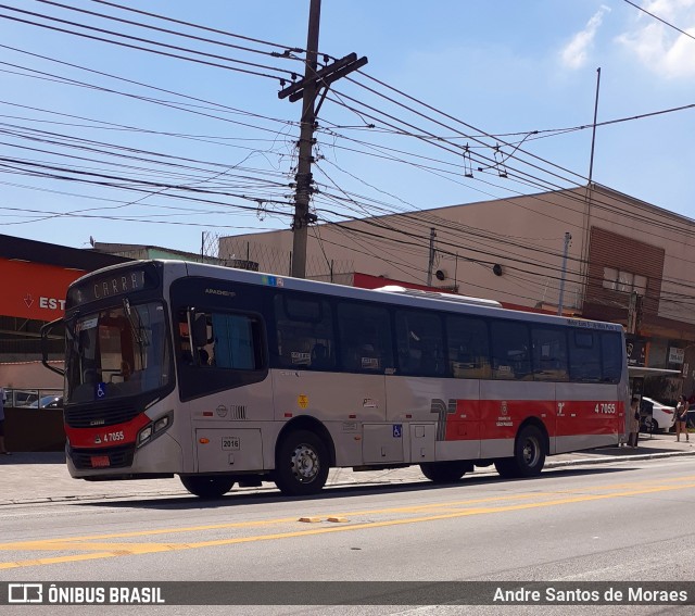 Pêssego Transportes 4 7055 na cidade de São Paulo, São Paulo, Brasil, por Andre Santos de Moraes. Número da foto: #12837459.