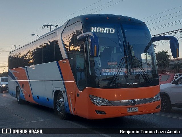 Pullman Lago Peñuelas LPLB21 na cidade de El Tabo, San Antonio, Valparaíso, Chile, por Benjamín Tomás Lazo Acuña. Número da foto: #12839868.