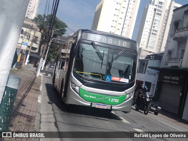 Viação Gato Preto 1 2782 na cidade de São Paulo, São Paulo, Brasil, por Rafael Lopes de Oliveira. Número da foto: #12837622.
