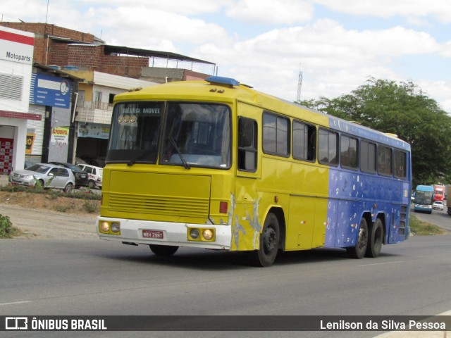 Ônibus Particulares 2987 na cidade de Caruaru, Pernambuco, Brasil, por Lenilson da Silva Pessoa. Número da foto: #12838604.