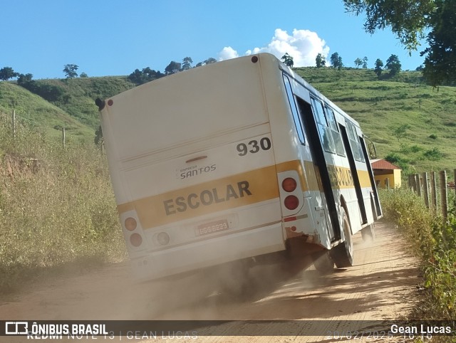 Escolares 930 na cidade de Ataléia, Minas Gerais, Brasil, por Gean Lucas. Número da foto: #12839482.