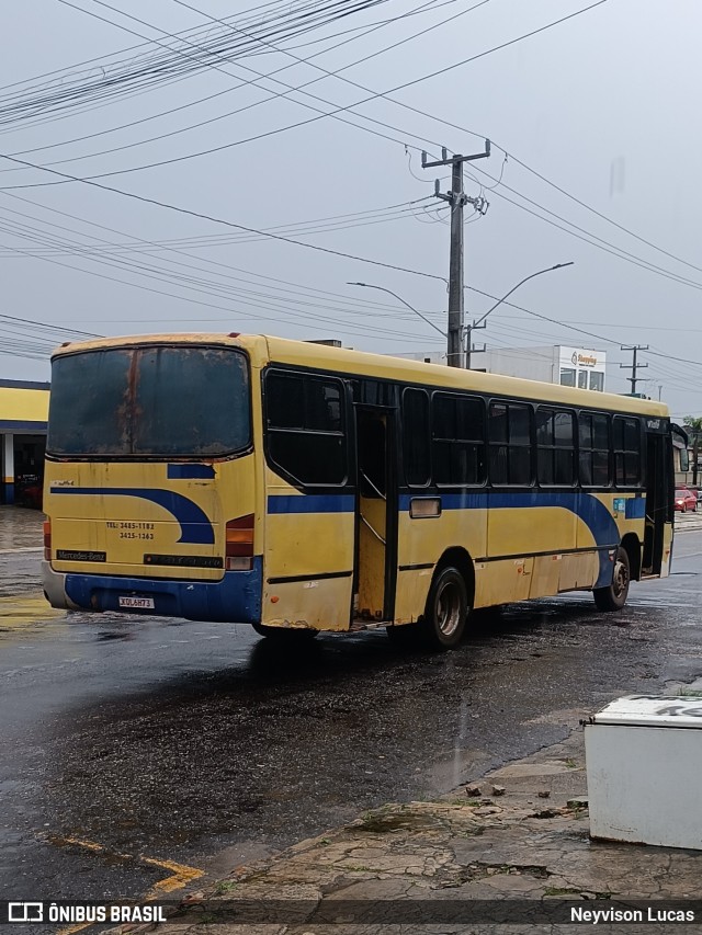 Ônibus Particulares 6H73 na cidade de Salinópolis, Pará, Brasil, por Neyvison Lucas. Número da foto: #12838929.