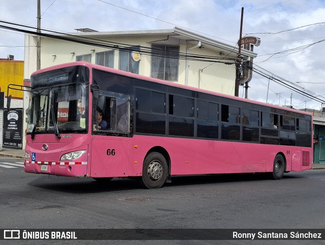 METROCOOP 66 na cidade de Alajuelita, Alajuelita, San José, Costa Rica, por Ronny Santana Sánchez. Número da foto: #12839085.