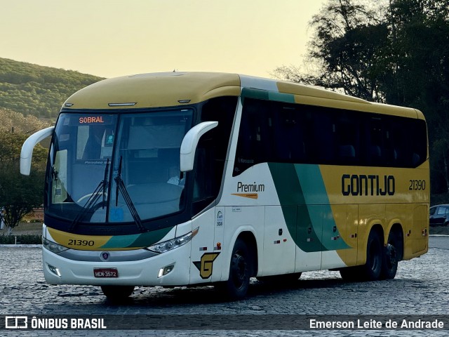 Empresa Gontijo de Transportes 21390 na cidade de Manhuaçu, Minas Gerais, Brasil, por Emerson Leite de Andrade. Número da foto: #12840189.