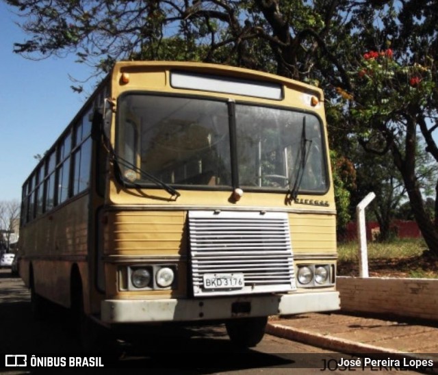 Ônibus Particulares  na cidade de Campo Grande, Mato Grosso do Sul, Brasil, por José Pereira Lopes. Número da foto: #12839953.