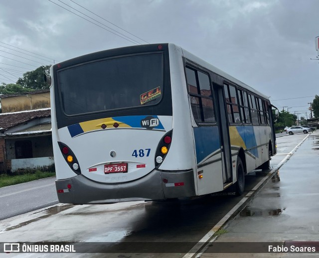 Ônibus Particulares 487 na cidade de Bragança, Pará, Brasil, por Fabio Soares. Número da foto: #12843752.