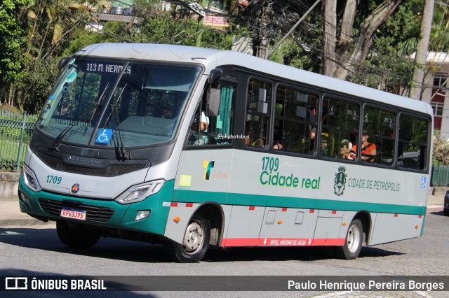 Cidade Real 1709 na cidade de Petrópolis, Rio de Janeiro, Brasil, por Paulo Henrique Pereira Borges. Número da foto: #12846630.
