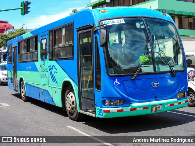 Compañia Carbachez 35 na cidade de Catedral, San José, San José, Costa Rica, por Andrés Martínez Rodríguez. Número da foto: #12846906.