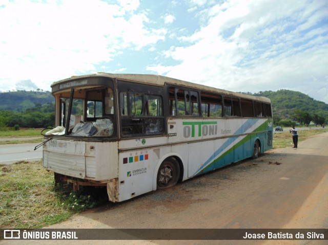 Sucata e Desmanches 8407 na cidade de Governador Valadares, Minas Gerais, Brasil, por Joase Batista da Silva. Número da foto: #12847251.