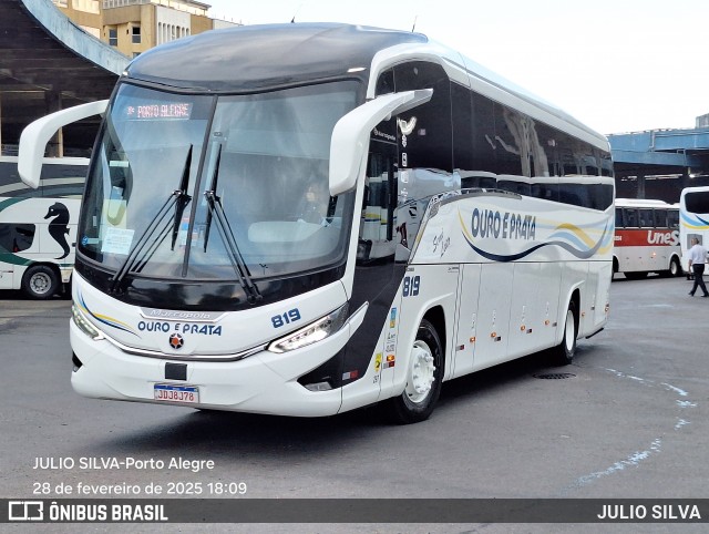 Viação Ouro e Prata 819 na cidade de Porto Alegre, Rio Grande do Sul, Brasil, por JULIO SILVA. Número da foto: #12847214.
