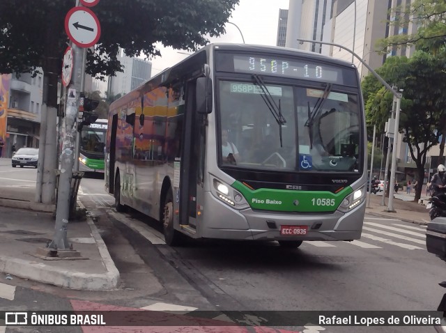 Viação Santa Brígida 1 0585 na cidade de São Paulo, São Paulo, Brasil, por Rafael Lopes de Oliveira. Número da foto: #12786108.
