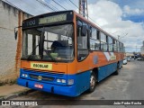 Escolares 1100 na cidade de Vitória da Conquista, Bahia, Brasil, por João Pedro Rocha. Número da foto: #:id.